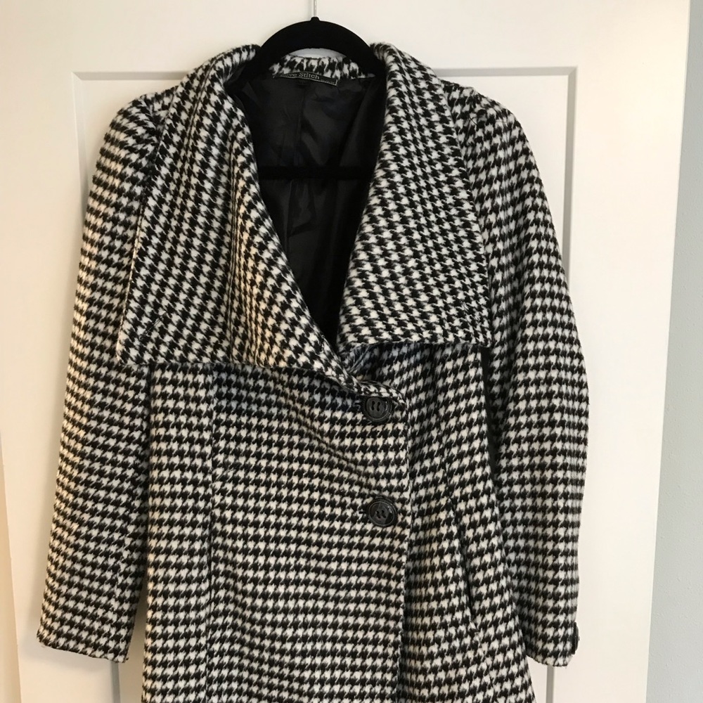 Houndstooth wrap coat/jacket Size small